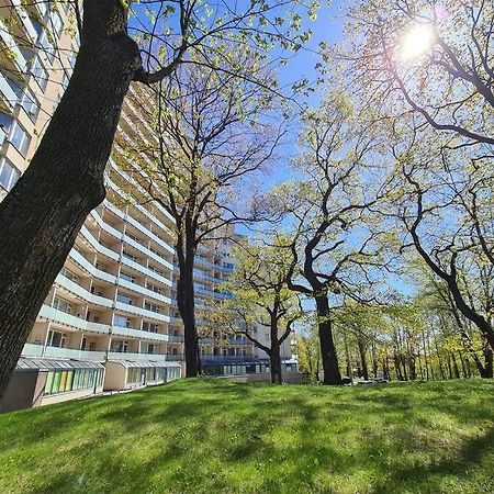 Stylish Apartment With Parking & Spacious Balcony Riga Esterno foto