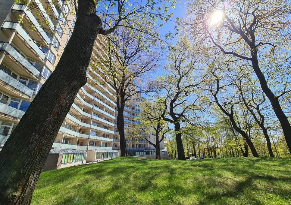 Stylish Apartment With Parking & Spacious Balcony Riga Esterno foto