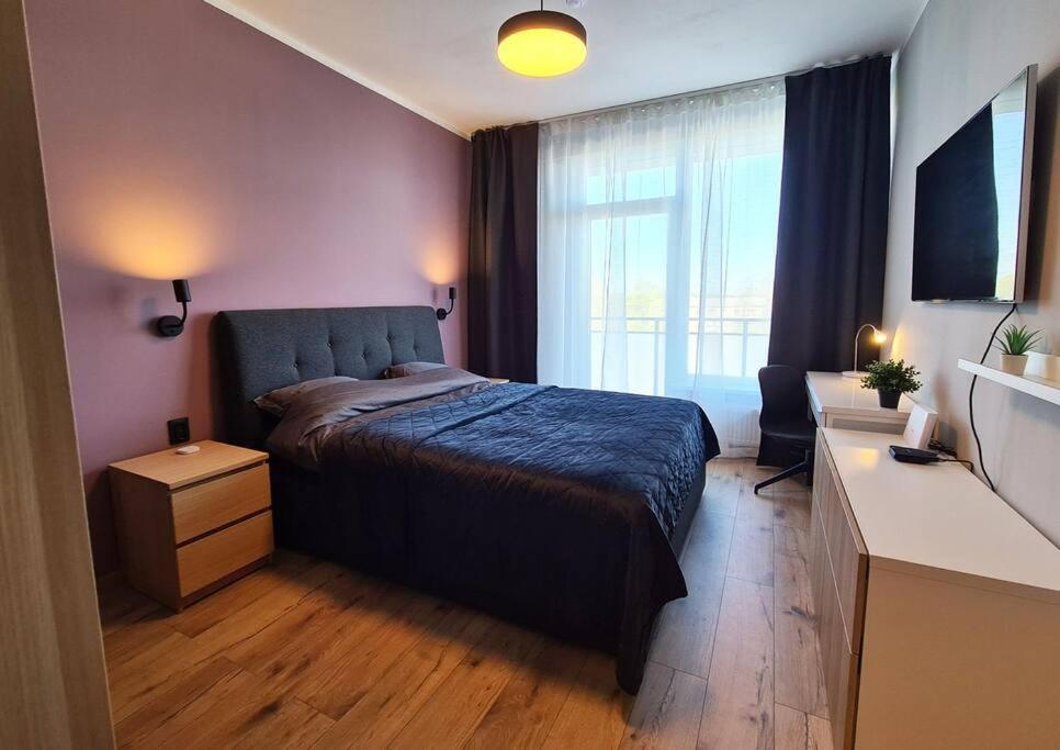 Stylish Apartment With Parking & Spacious Balcony Riga Esterno foto