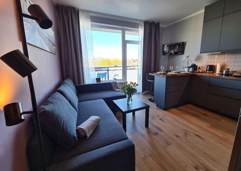 Stylish Apartment With Parking & Spacious Balcony Riga Esterno foto